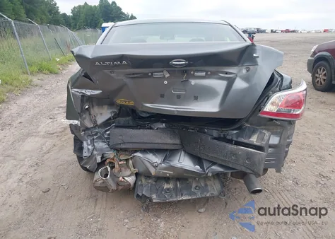 2015 Nissan Altima 2.5 S z USA, uszkodzony, nr VIN 1N4AL3AP0FN380547